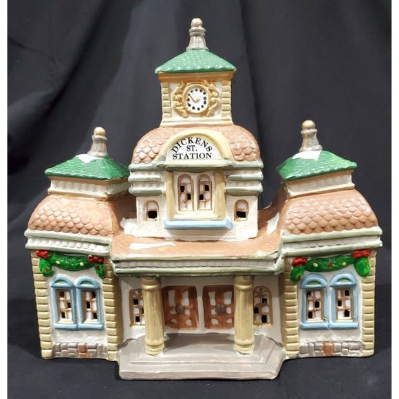 DICKENS ST STATION Train Depot Ticket Booth Clock Tower Christmas Village bldg - Picture 1 of 5